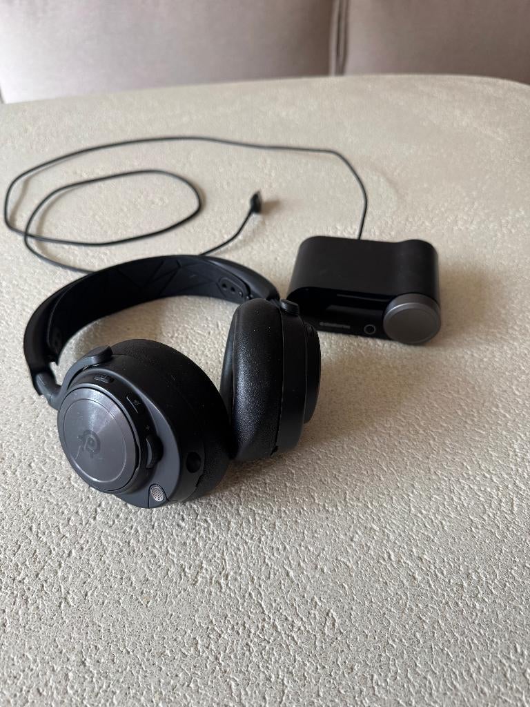 STEELSERIES Arctis Nova Pro P Draadloze Gamingheadset, Computers en Software, Headsets, Refurbished, Over-ear, Draadloos, Gaming headset