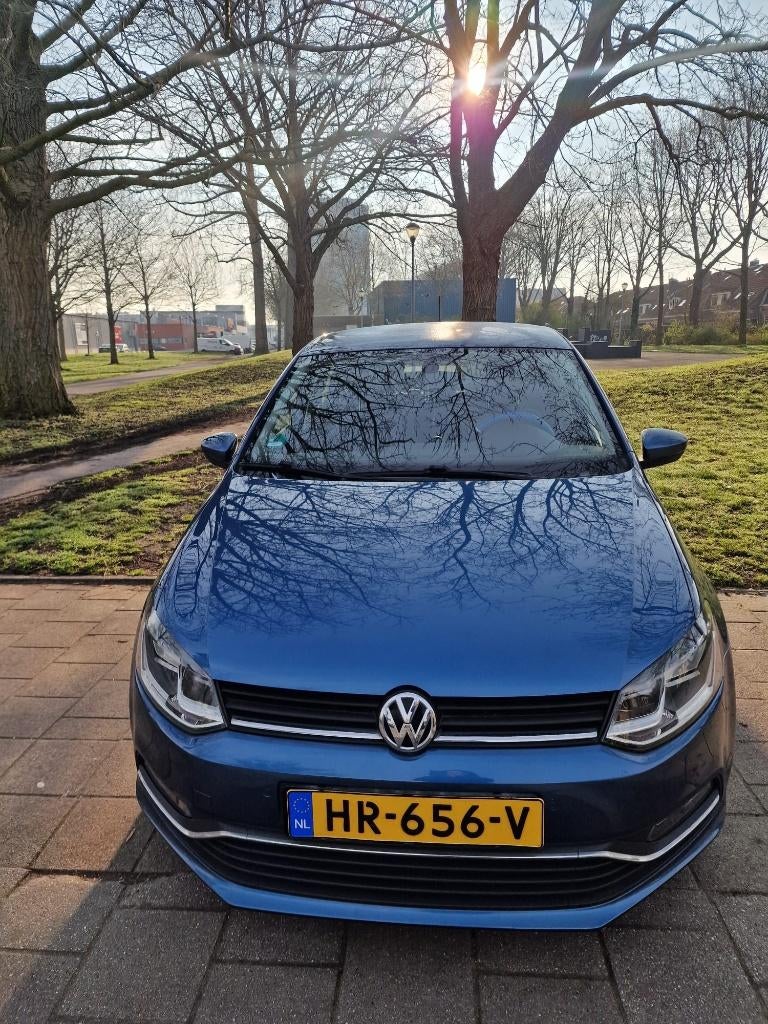 Volkswagen Polo 1.2 TSI 66KW DSG 2016 Blauw, Auto's, 40 €/maand, Zwart, 4 cilinders, Origineel Nederlands