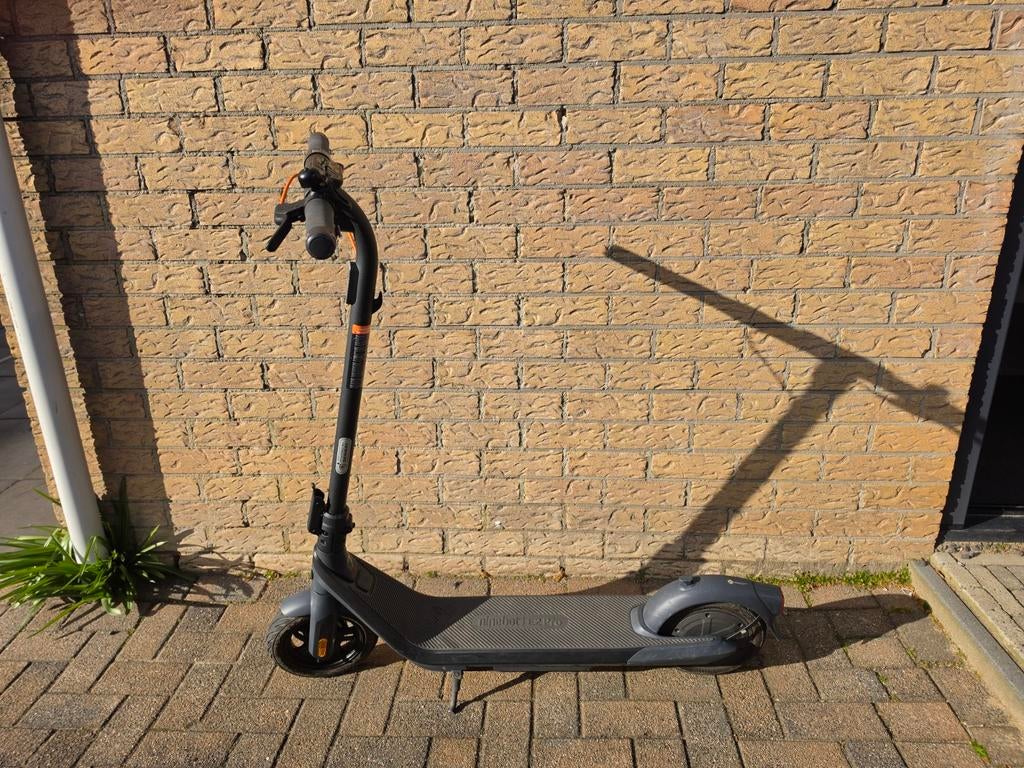 Segway E2 Pro Ninebot, Ophalen of Verzenden, Zo goed als nieuw, Elektrische step (E-scooter)