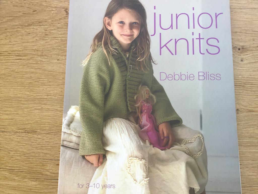 Breiboek Junior Knits, Boeken, Ophalen of Verzenden, Gelezen, Mode algemeen, Debbie Bliss