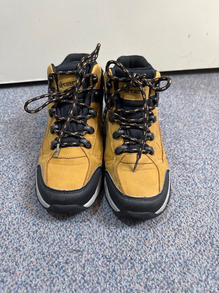 Stoere hiking schoenen maat 35, Schoenen, Ophalen of Verzenden, Zo goed als nieuw, Jongen