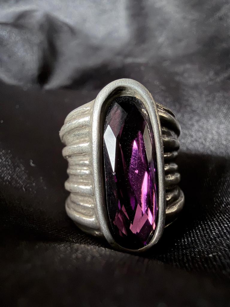 Uno de 50 ring, Sieraden, Tassen en Uiterlijk, Ringen, Ophalen of Verzenden, Zo goed als nieuw, 17 tot 18, Met edelsteen