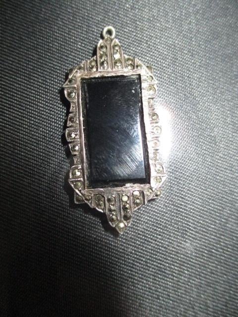 Art deco antieke zilveren 935 onyx markasiet ketting hanger, Gebruikt, Ophalen of Verzenden, Met edelsteen, Zilver