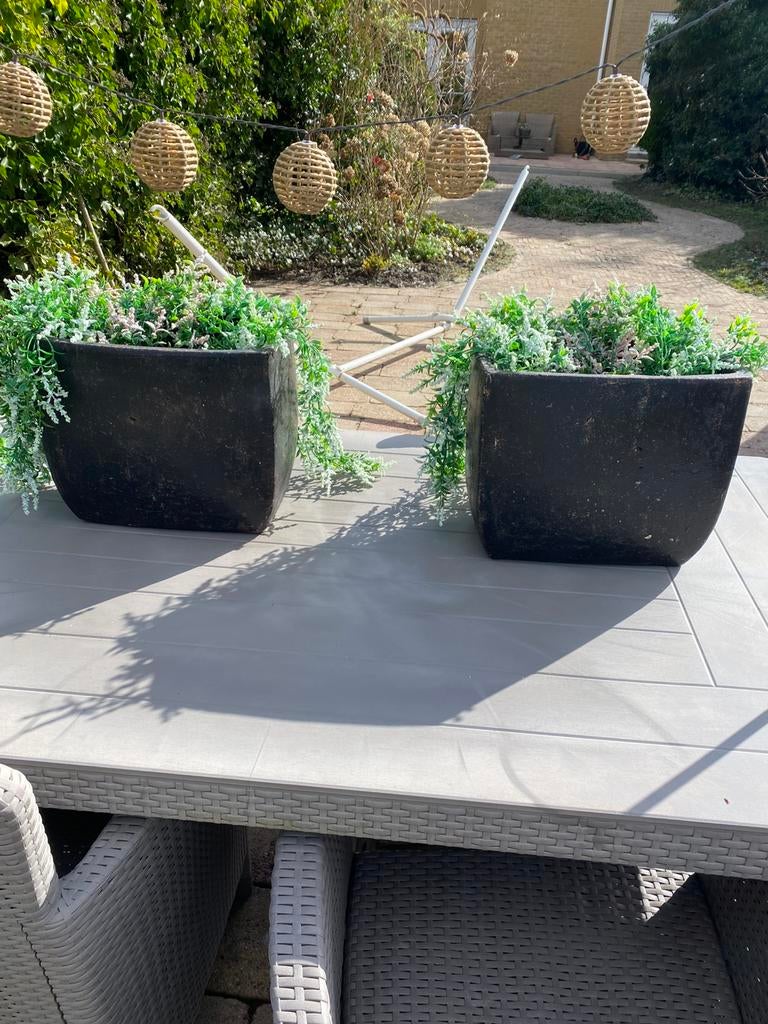 2 hoge stenen bloempotten, Ophalen, Steen, Minder dan 30 cm, Rond