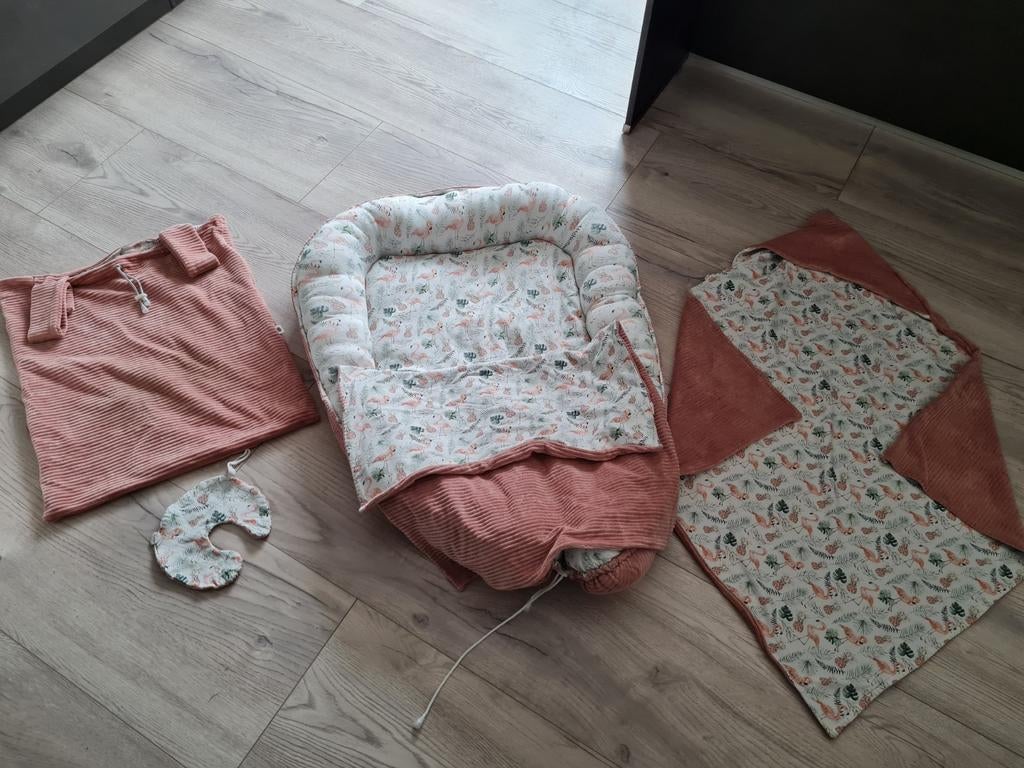 Babynestje, boxzak, wikkeldoek en speendoekje, Kinderen en Baby's, Ophalen of Verzenden, Zo goed als nieuw