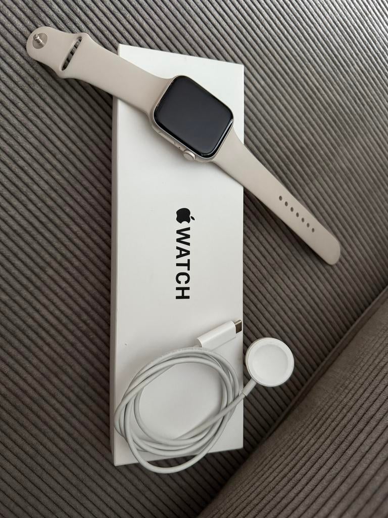 Apple Watch SE (Gen 2) GPS 44mm starlight M/L, IOS, Ophalen of Verzenden, Zo goed als nieuw, Waterdicht