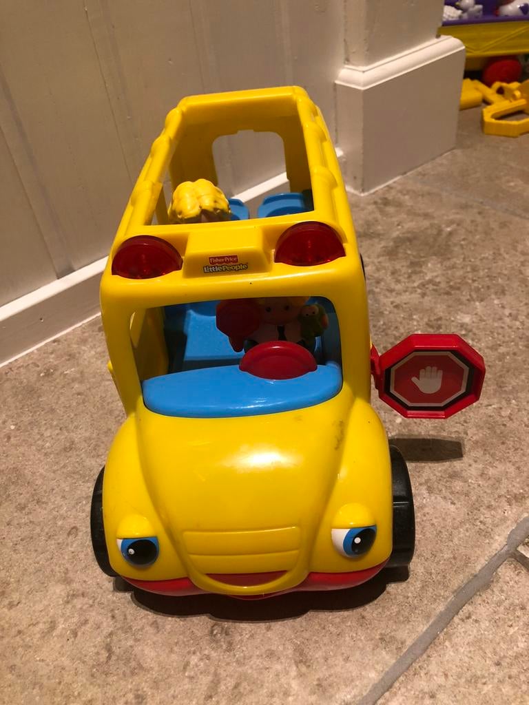 Little people bus en auto met 4 poppetjes €8,-, Kinderen en Baby's, Speelgoed | Fisher-Price, Ophalen of Verzenden, Gebruikt, Auto of Voertuig