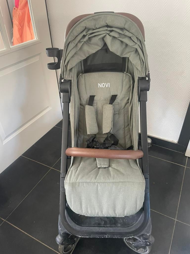 Novi sky buggy, Ophalen, Zo goed als nieuw, Overige merken, Zonnekap