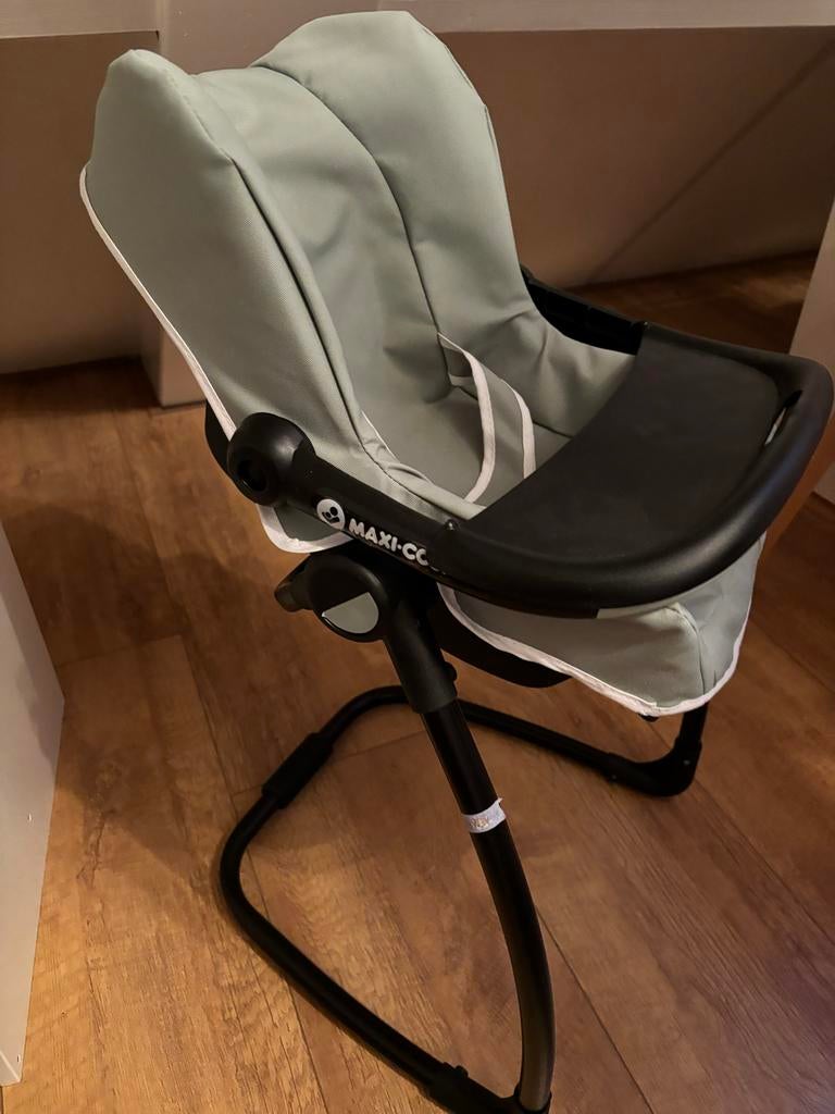 Pakket voor de pop: Verzorgingstafel, poppenwagen, 3-1 stoel, Ophalen, Zo goed als nieuw, Overige typen