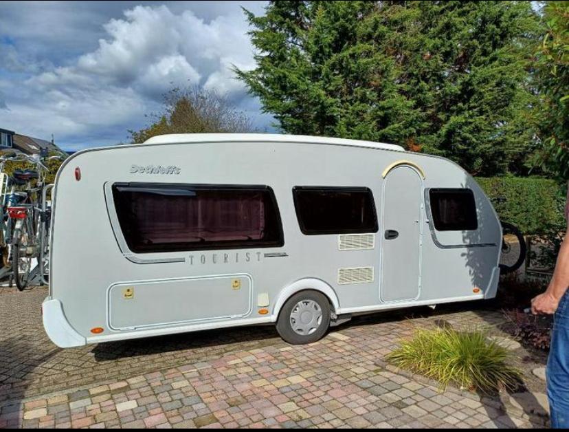 Dethleffs Tourist SD 460 V met Hefdak 2 lengte bedden Uniek!, Caravans en Kamperen, Rondzit, Hefdak, Particulier, Dethleffs