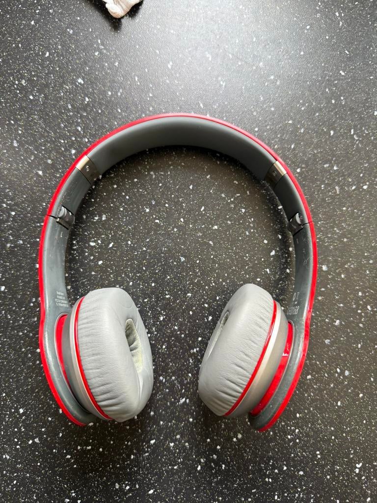 Beats by Dre koptelefoon special edition red, Gebruikt, Beats, Ophalen of Verzenden, Over oor (circumaural)