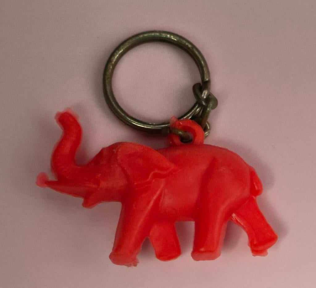 Olifant sleutelhanger(rood), Verzamelen, Sleutelhangers, Zo goed als nieuw, Dier of Natuur, Ophalen of Verzenden