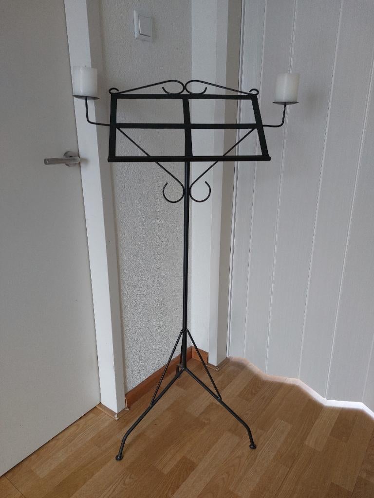 Gietijzeren lessenaar met kaarsen, Ophalen, Zo goed als nieuw