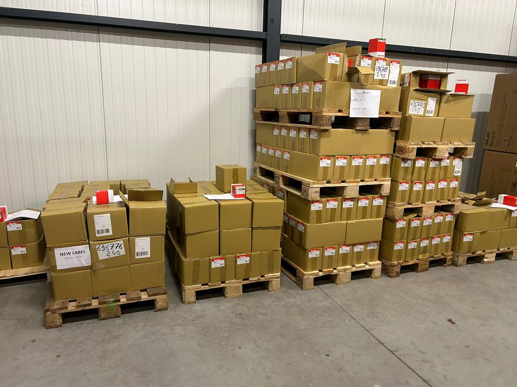 Grote Partij Schroeven - Ideaal voor de klusser - Goedkoop !, Zilverstraat 1 8211 AN Lelystad Nederland, Nieuw, Ophalen of Verzenden