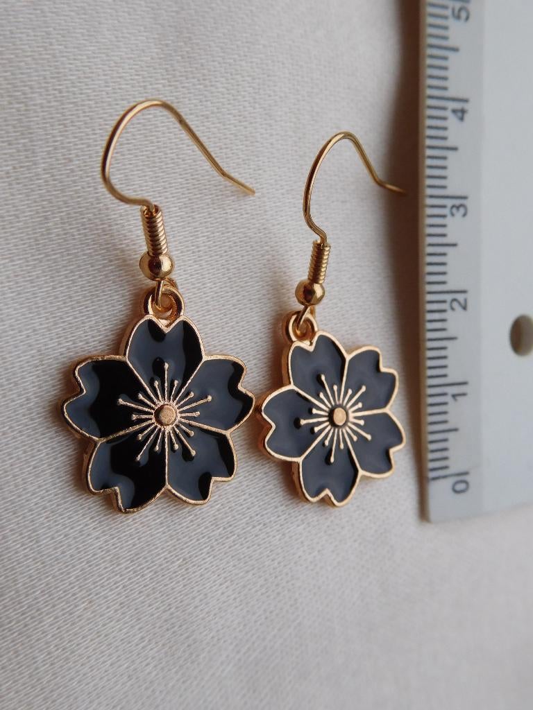 Zwarte bloemetjes (H25324), Overige materialen, Hangers, Zwart, Nieuw