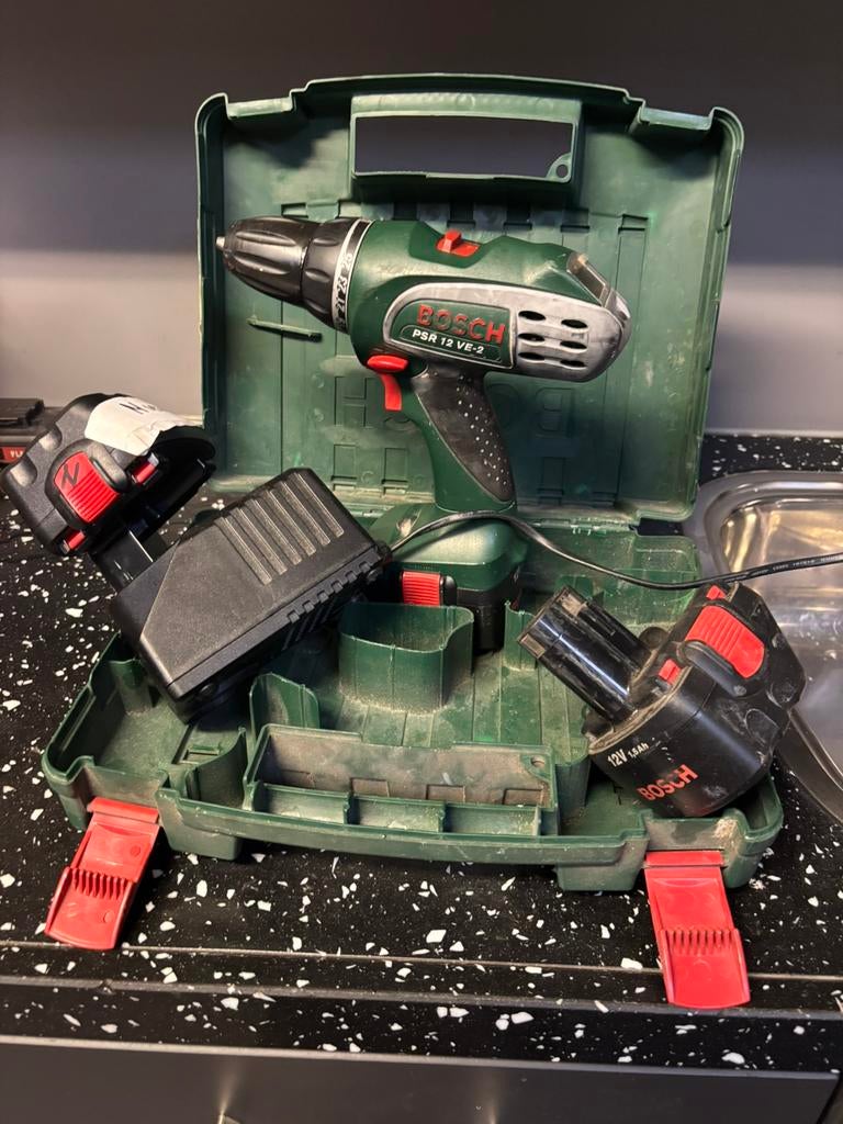 Bosch accu boormachine 3 accu s, Doe-het-zelf en Verbouw, Gereedschap | Boormachines, Ophalen, Zo goed als nieuw, Boormachine