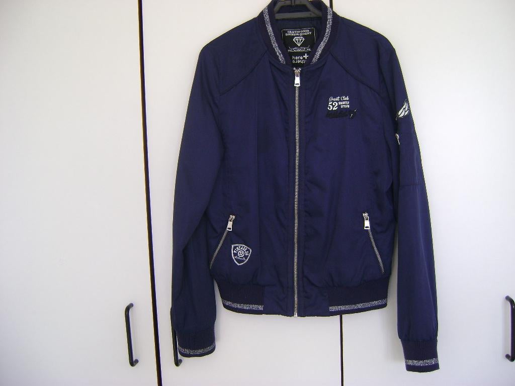 donker blauw zomer jasje maat 176van c&a met tekst en zilver, Kinderen en Baby's, C&A, Meisje, Ophalen of Verzenden, Zo goed als nieuw