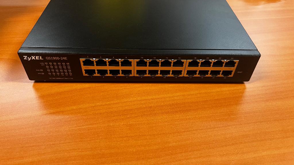 ZyXEL GS1900-24E smart switch (24 port), Computers en Software, Netwerk switches, Ophalen of Verzenden, Nieuw