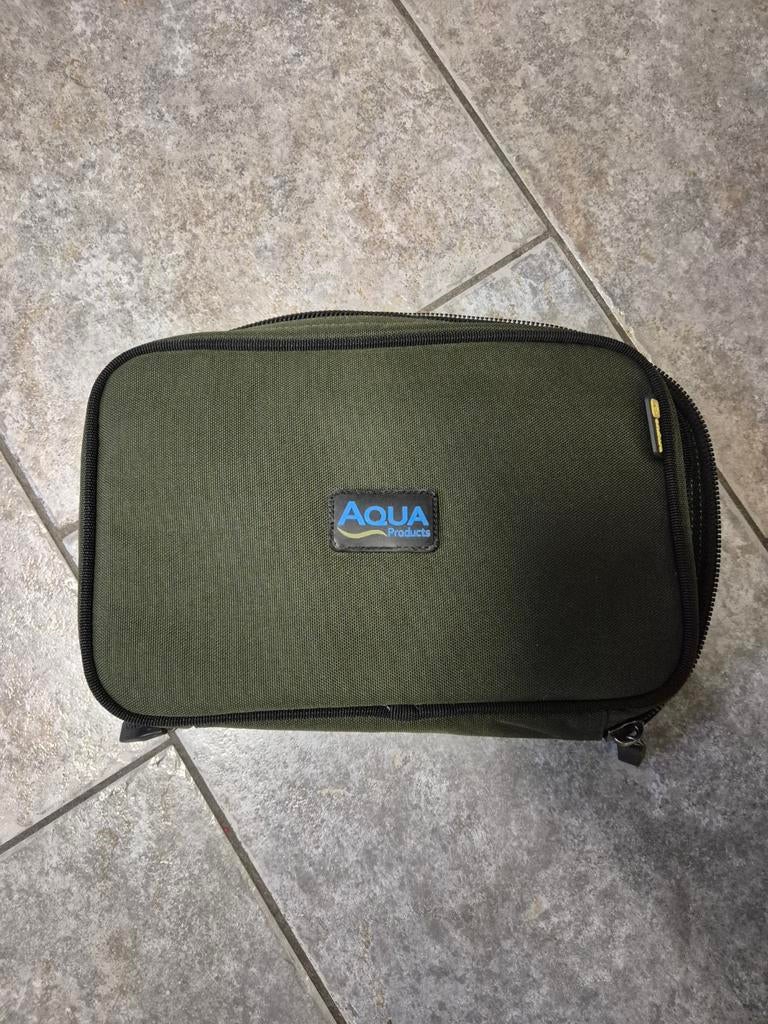 Aqua Black Series Roving Buzz Bar Bag - Zeer Goede Staat, Watersport en Boten, Hengelsport | Algemeen, Ophalen of Verzenden, Zo goed als nieuw