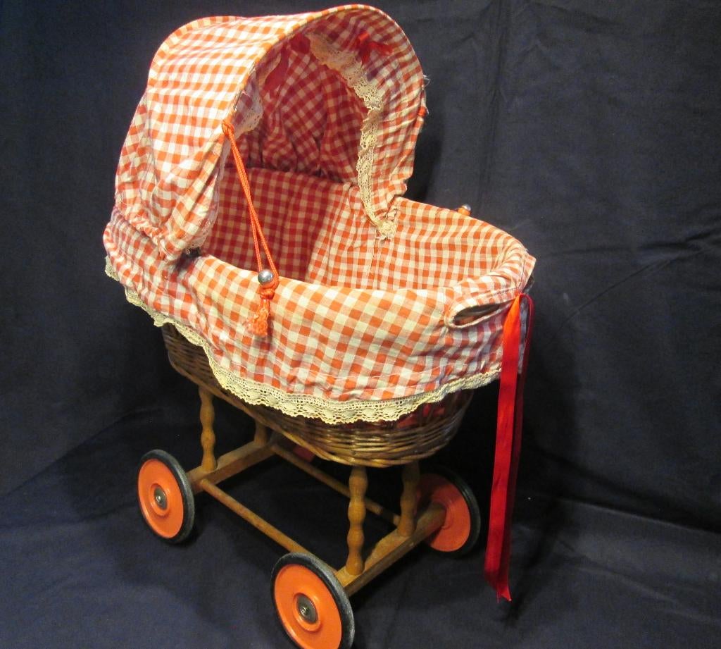 Poppenwiegje op wieltjes jaren '50, Antiek en Kunst, Antiek | Speelgoed, Ophalen