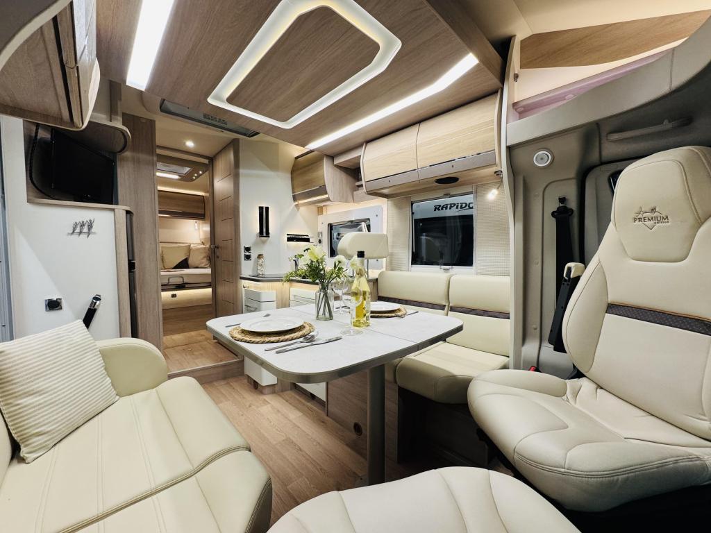 Rapido Premium 696 F Automaat PAASSHOW 4000 KORTING, Automaat, Ringverwarming, Fiat, Afzuigkap