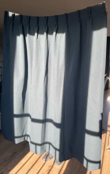 Nieuw blauw verduisterend gordijn, Ophalen, 100 tot 150 cm, Nieuw, 200 cm of meer