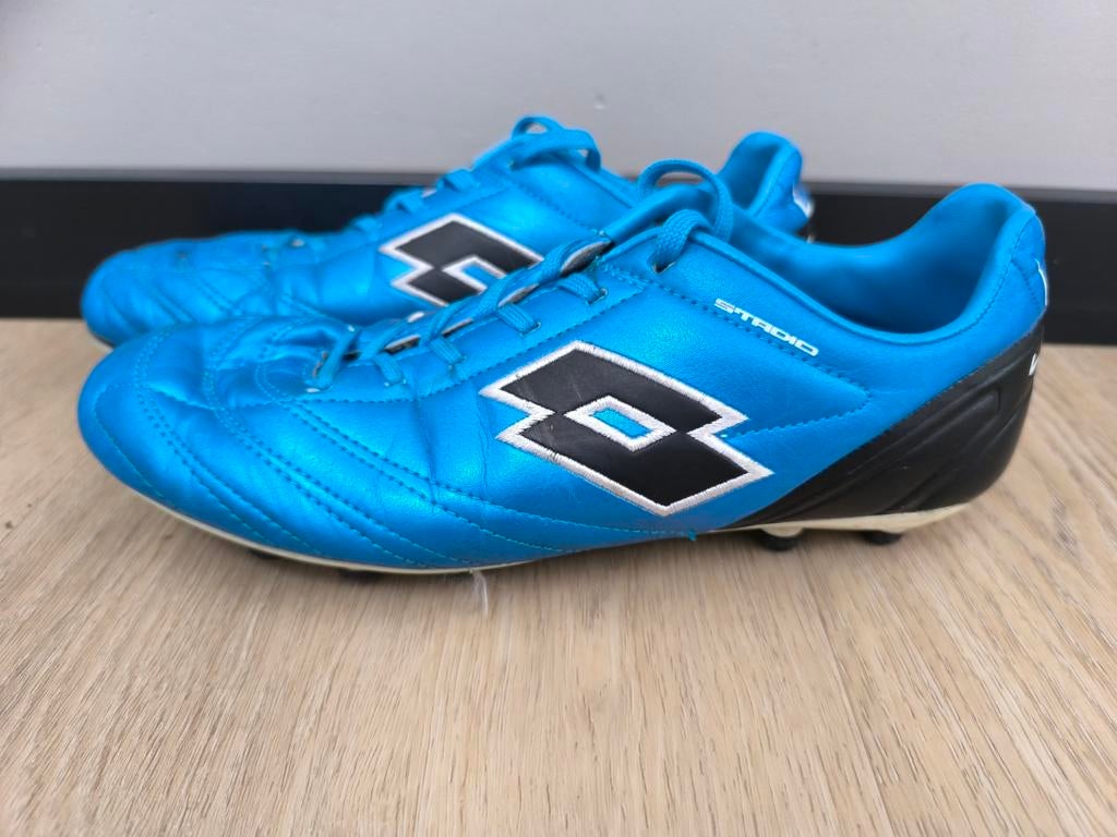 Lotto voetbalschoenen - Maat 39, Schoenen, Ophalen of Verzenden, Zo goed als nieuw, Jongen