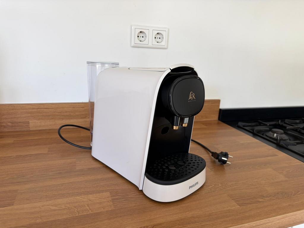 Philips L'OR Barista koffiezetapparaat cremekleurig, Koffiemachine, Ophalen of Verzenden, Zo goed als nieuw, 2 tot 4 kopjes