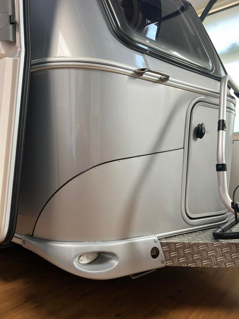 Eriba Touring 420GT, langslaper, Standaardzit, Tot en met 2, 750 - 1000 kg, Particulier