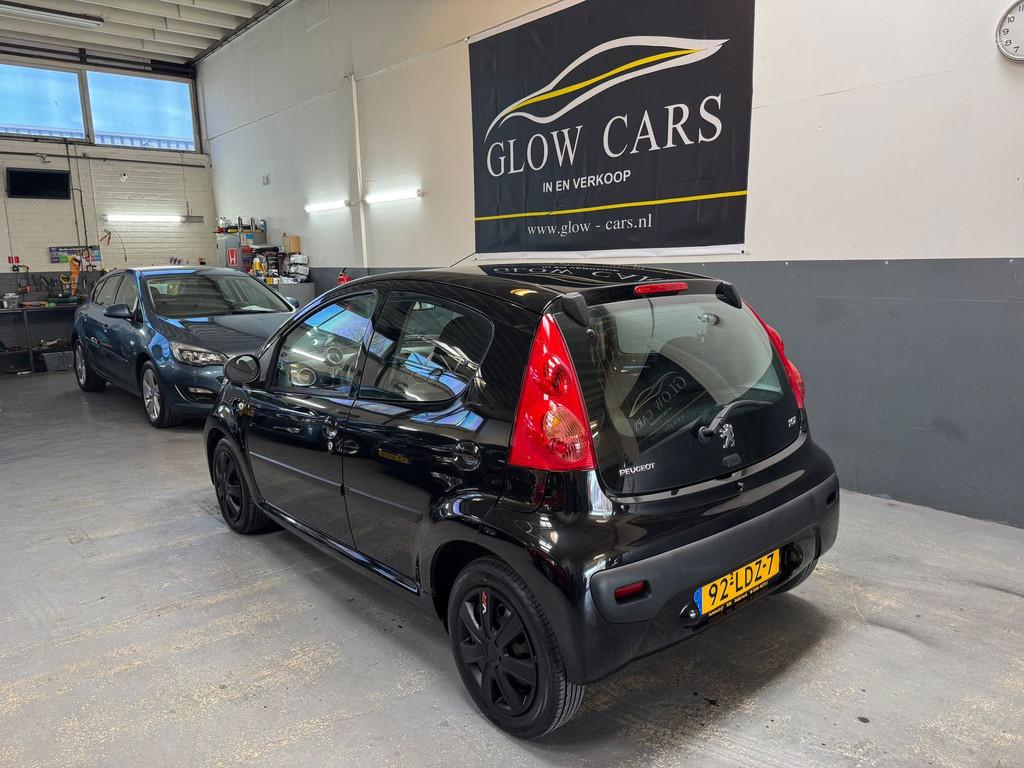 Peugeot 107 1.0-12V XS AIRCO|APK|NAP|RADIO|, Stof, Gebruikt, Zwart, 4 stoelen