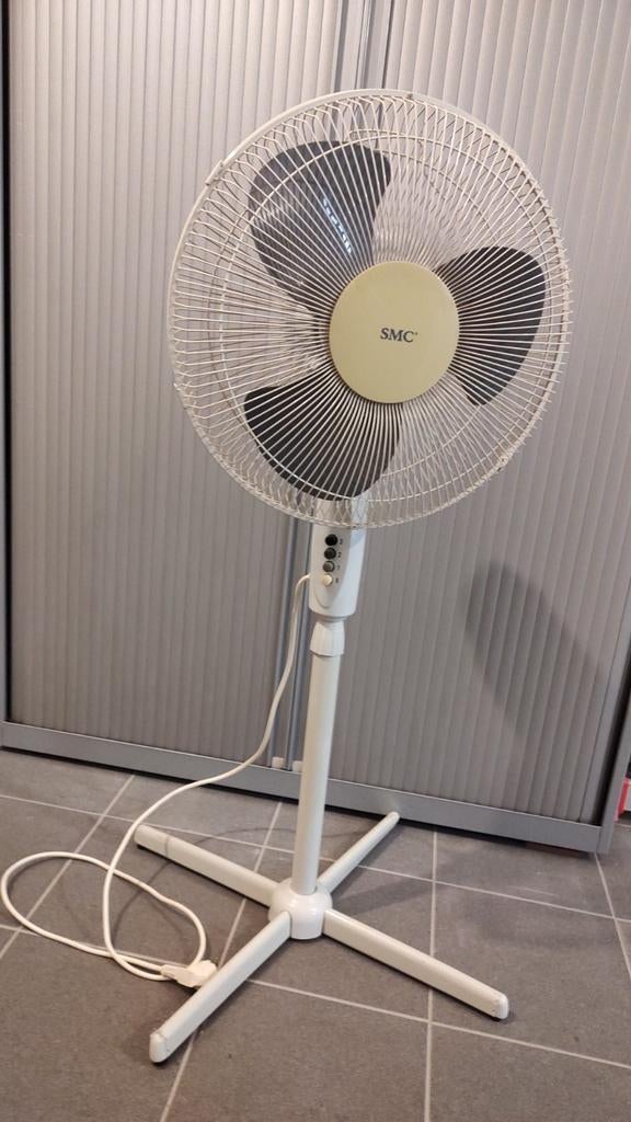 SMC Statiefventilator - Wit, 3 snelheden, Witgoed en Apparatuur, Ophalen of Verzenden, Gebruikt, Statiefventilator
