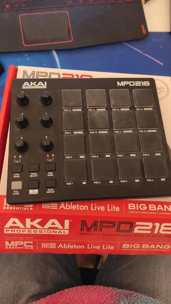 Akai profesional MPD 218 padncontroller, Ophalen of Verzenden, Zo goed als nieuw