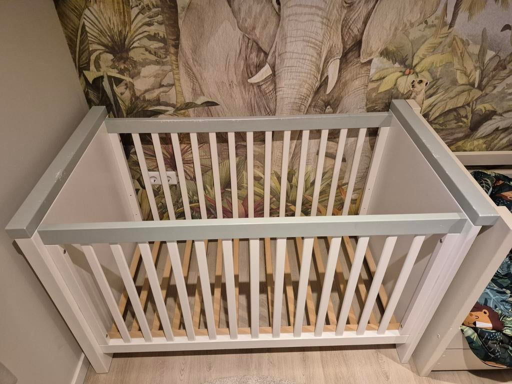 Degelijk en stevig ledikant te koop, Ophalen, Gebruikt, Jongetje of Meisje