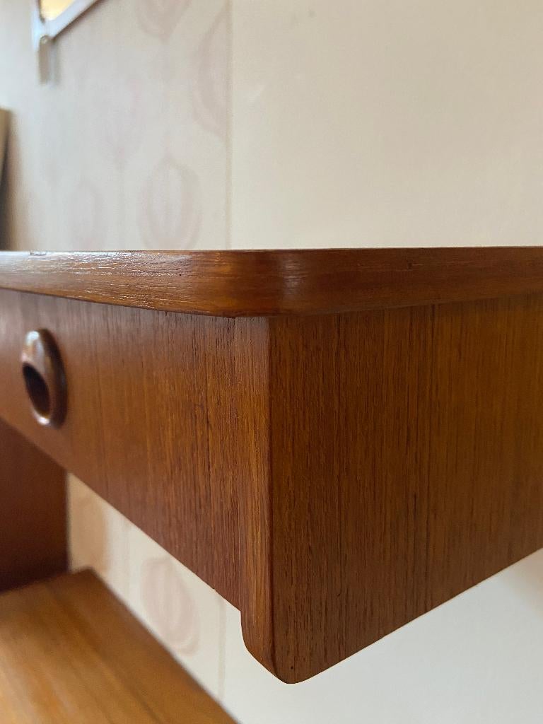 Vintage Deens zwevend hal- of nachtkastje, Ophalen, Gebruikt, Minder dan 45 cm, Minder dan 55 cm