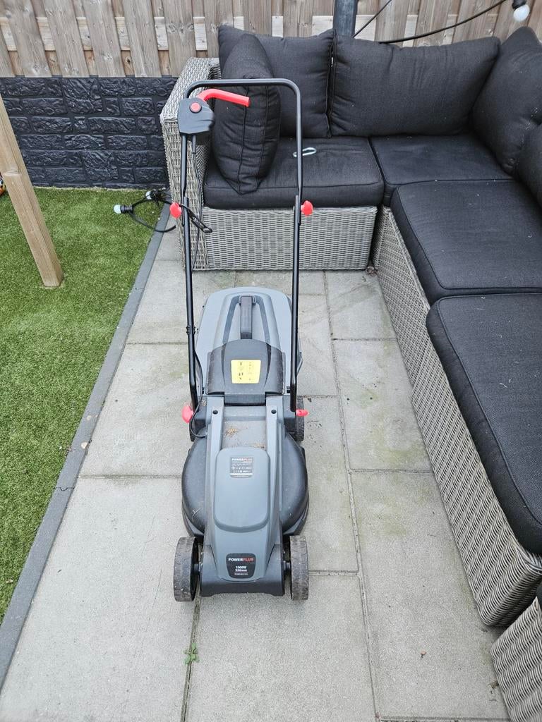 Powerplus Elektrische Grasmaaier - 320mm - Compact, Tuin en Terras, Grasmaaiers, Gebruikt, Elektrische grasmaaier, 30 t/m 39 cm