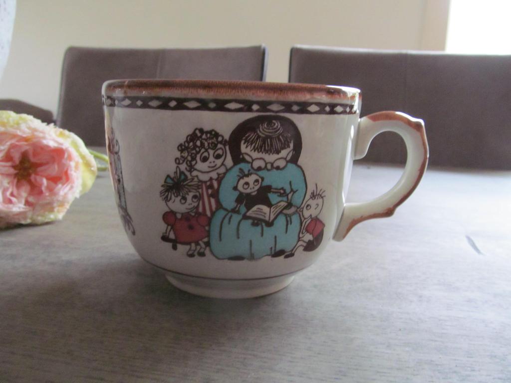 SMF Schramberg " Fur Oma " Grote Soepkom, Ophalen of Verzenden, Zo goed als nieuw, Kom(men), Overige stijlen