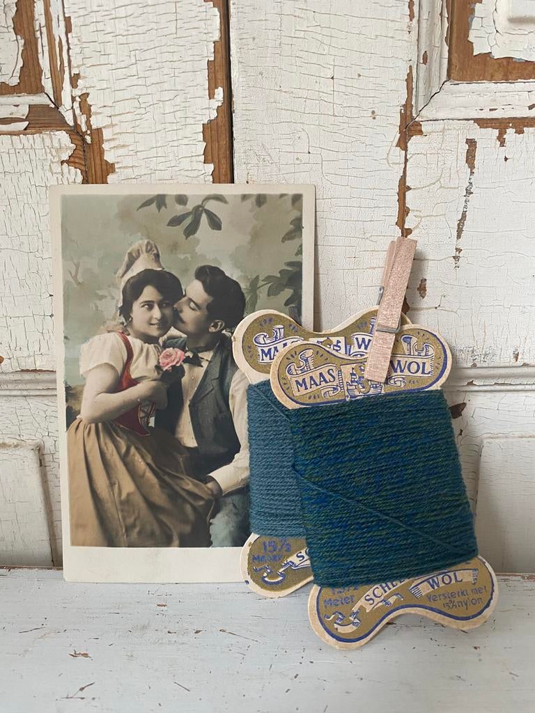 Maaswol met ansichtkaart, Ophalen of Verzenden