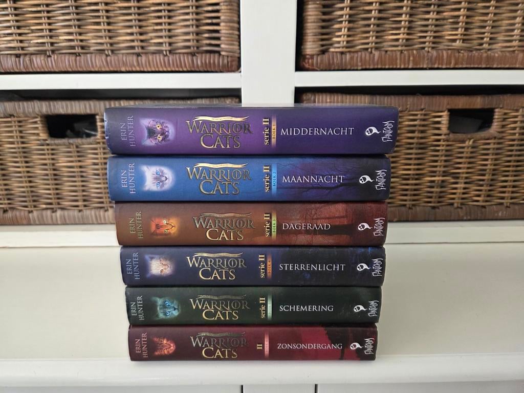 Erin Hunter - De nieuwe profetie (serie 2 ), Boeken, Ophalen of Verzenden, Gelezen
