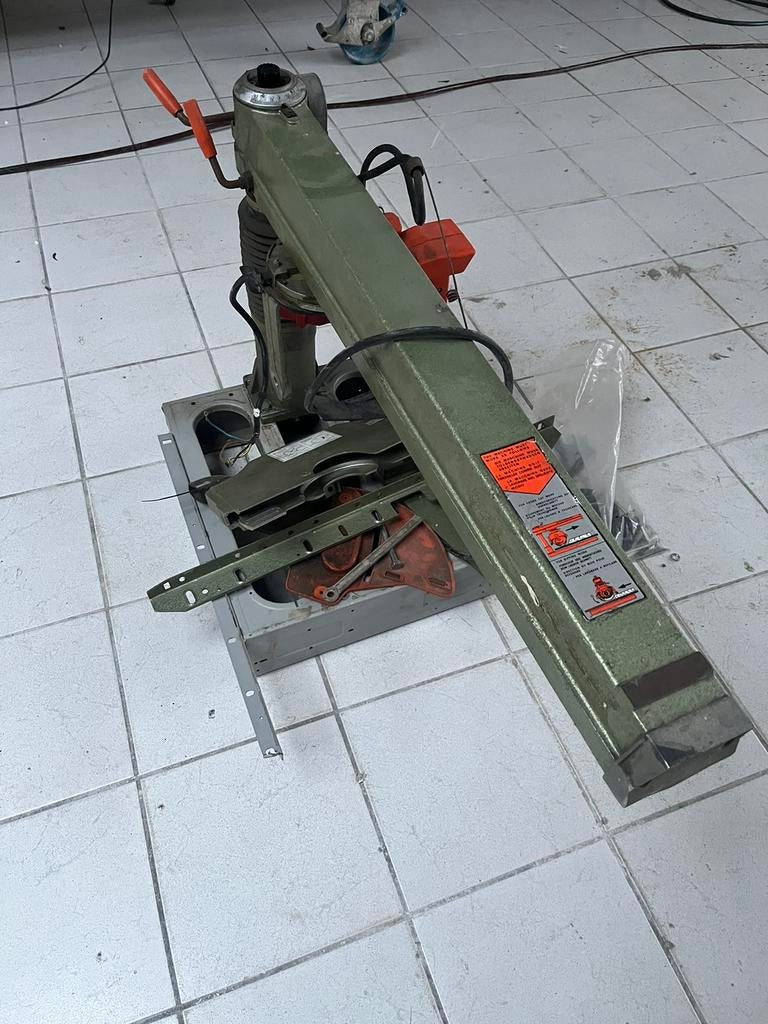 de walt trekzaag  voor onderdelen, Ophalen, Zo goed als nieuw, Afkortzaag, 30 tot 70 mm