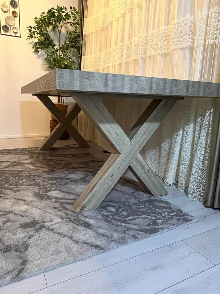 Mooie houten eettafel met kruispoot, Ophalen, Gebruikt, Eikenhout, 200 cm of meer