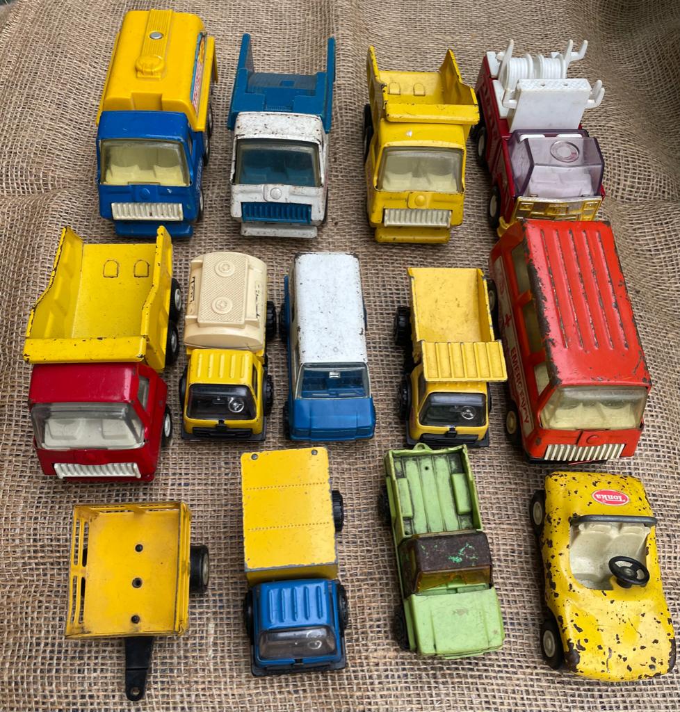 26 oude voertuigen / auto's van Tonka., Verzamelen, Ophalen of Verzenden, Gebruikt
