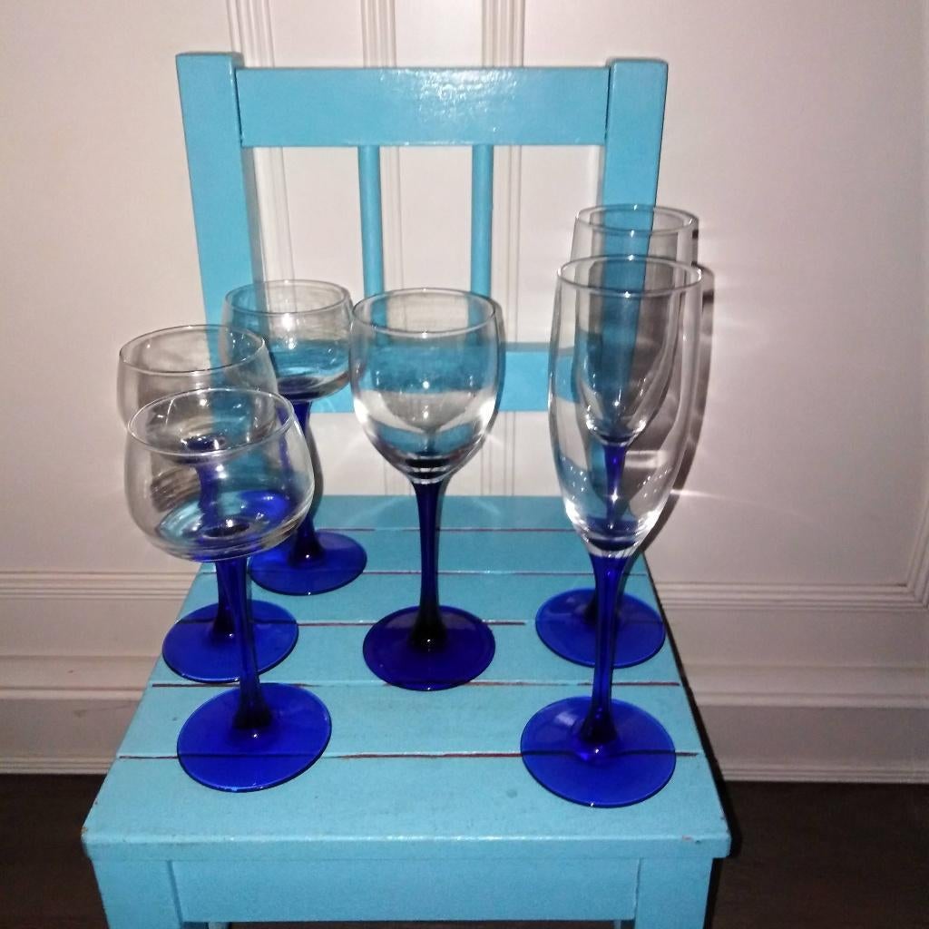 7 Luminarc France Neptune wijnglazen en champagneglazen, Huis en Inrichting, Keuken | Servies, Zo goed als nieuw, Glas of Glazen