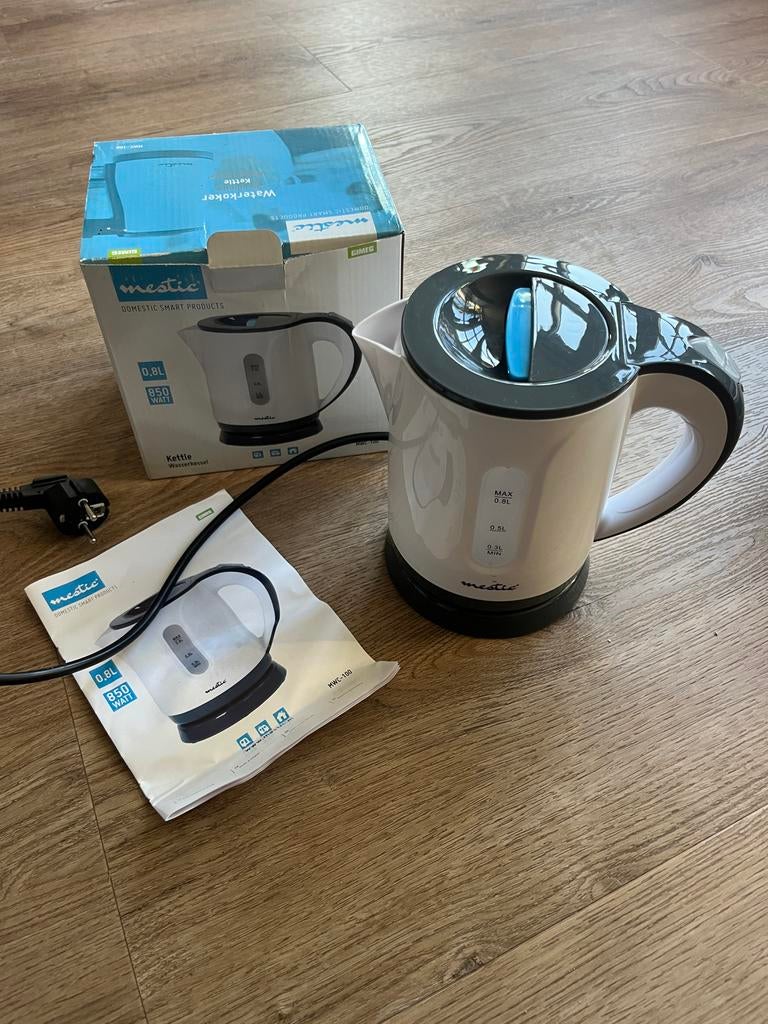 Waterkoker Mestic 850watt, Caravans en Kamperen, Ophalen of Verzenden, Zo goed als nieuw