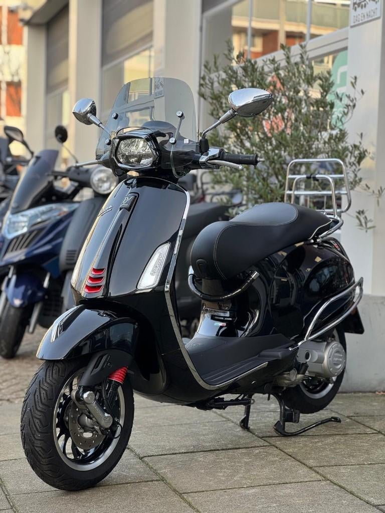 Vespa Sprint Glossy Lucido Full Option, Ophalen, Debuparts Enschede V.O.F., Info@debuparts.nl, Rembrandtlaan 56a - 7545 ZL - Enschede