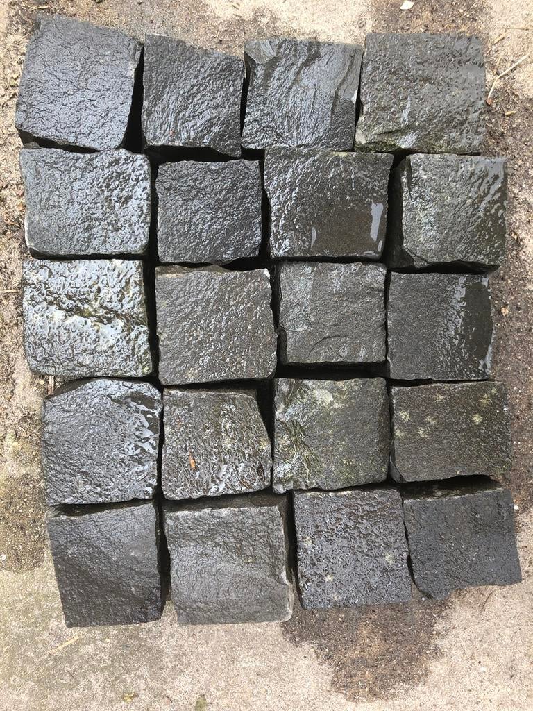 8 m2 Turks basalt kinderkoppen keitjes 4-6 cm zwart kassei, Tuin en Terras, Ophalen, Gebruikt, Klinkers, 5 tot 10 m²
