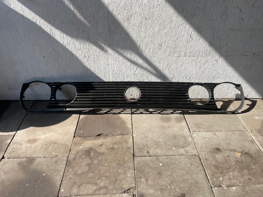 Grill voor VW Polo MK2 (1981-1994), Ophalen of Verzenden, Voor, Volkswagen, Bumper