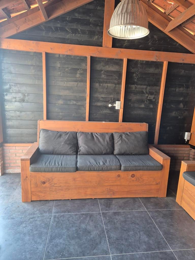 Stevige houten bank met kussens, 205 cm breed, Ophalen, Zo goed als nieuw