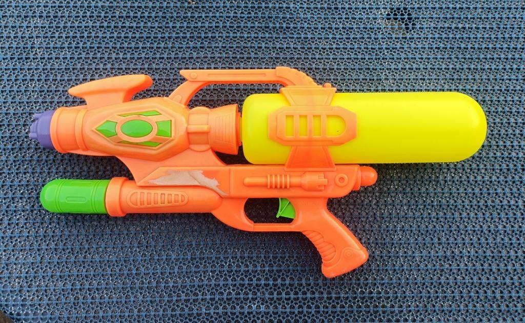 Gratis waterpistool, Kinderen en Baby's, Speelgoed | Buiten | Actiespeelgoed, Ophalen, Gebruikt