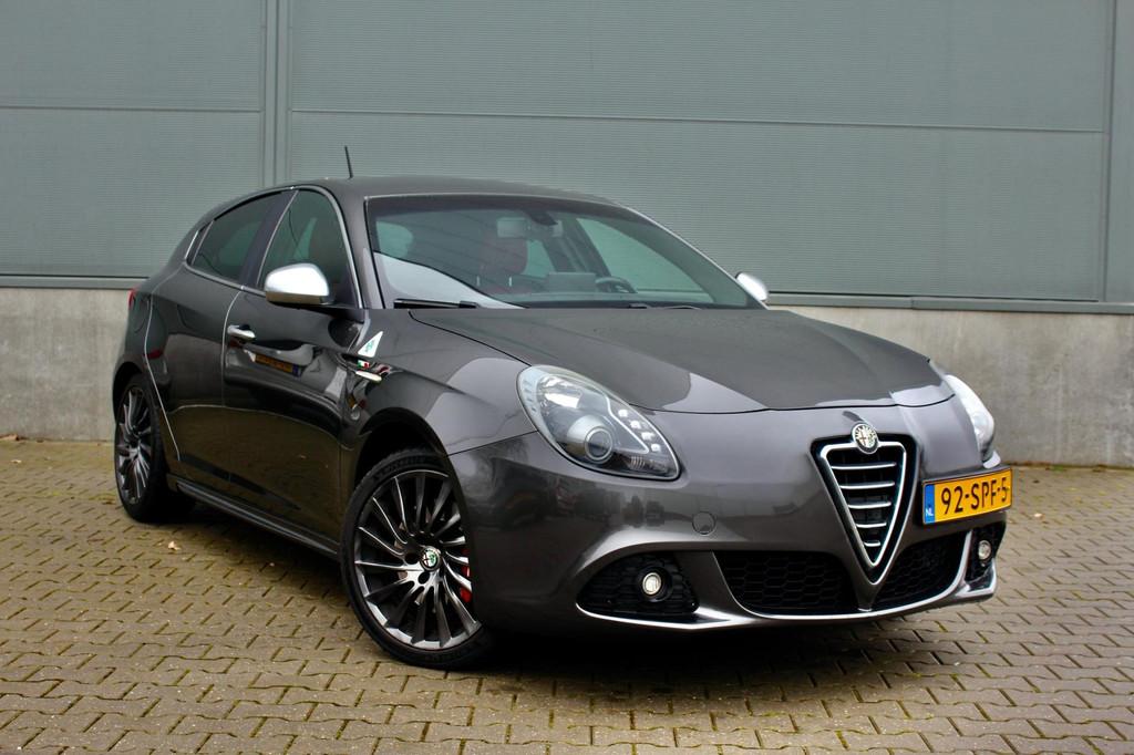 Alfa Romeo Giulietta 1.7 TBi Quadrifoglio| leer | Remus uitl, Euro 5, Gebruikt, 1295 kg, 4 cilinders