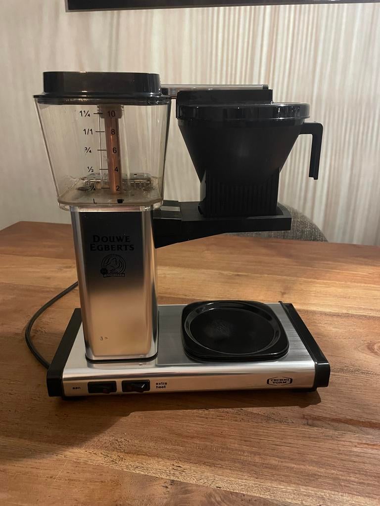 Douwe Egberts koffiezetapparaat (zonder kan), Gebruikt, 10 kopjes of meer, Koffiemachine, Gemalen koffie